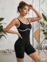 Enterizo de gym corto color entero con lineas blancas