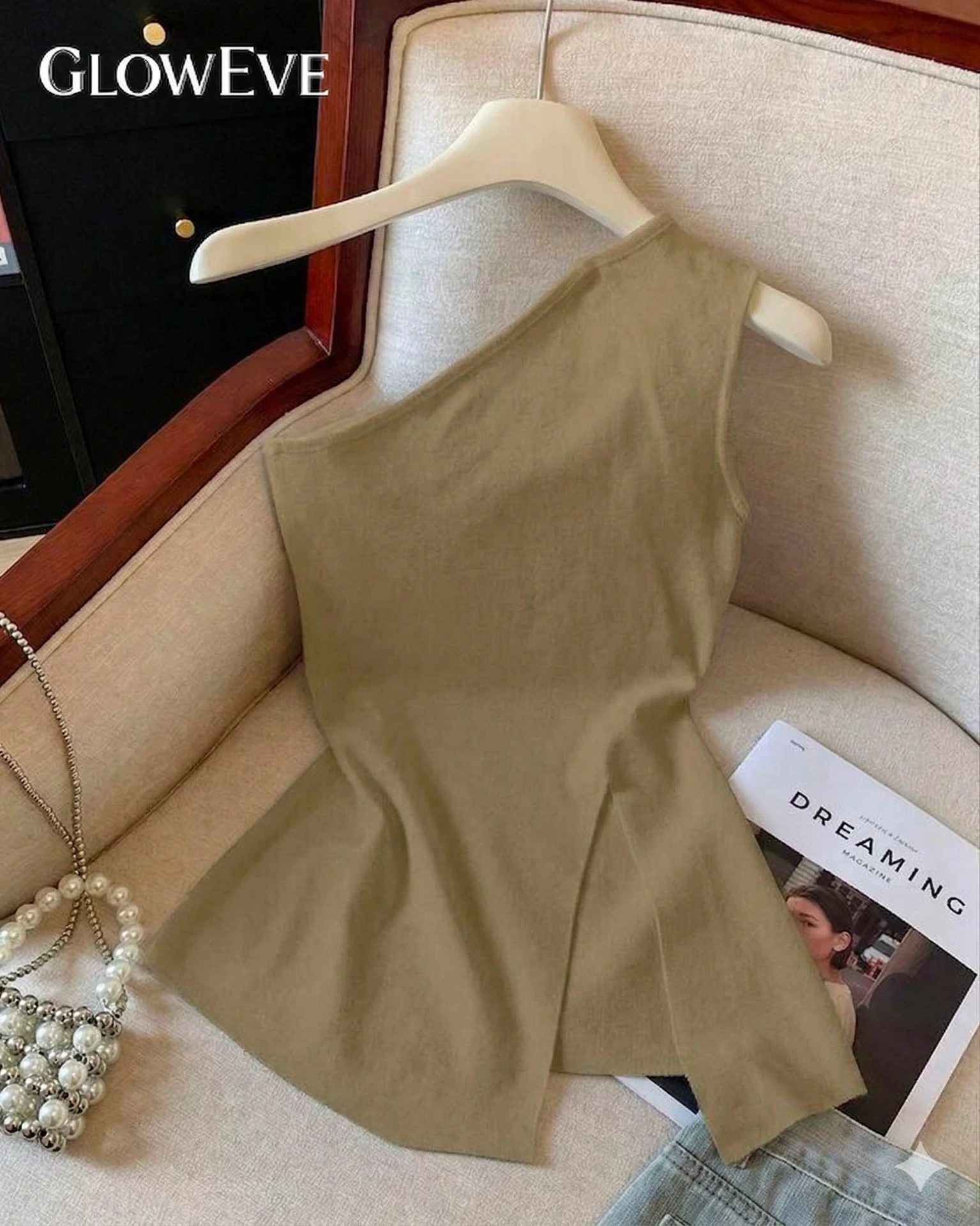 Blusa de un hombro abierta a un lado