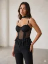 Corset de encaje con vuelo inferior