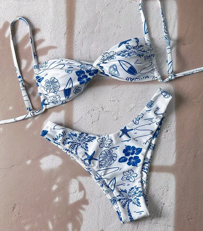 Bikini estampado azul porcelana
