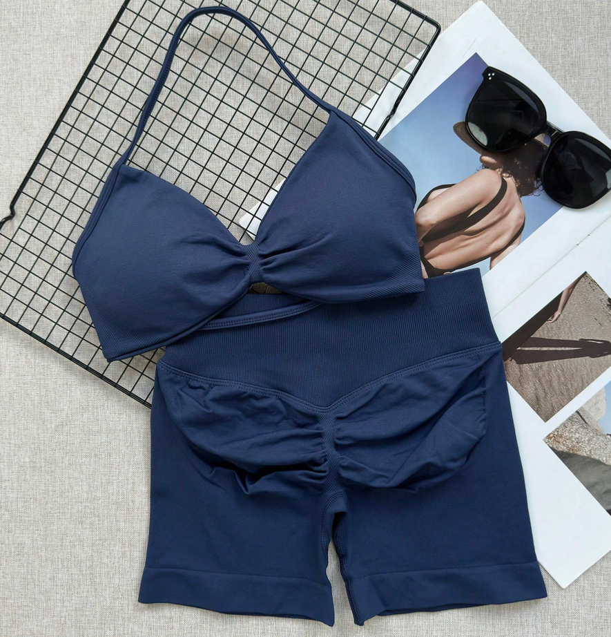 Set deportivo de top corto y short de licra