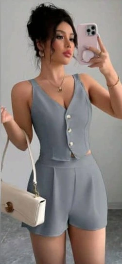 Set de blusa estilo chaleco con short