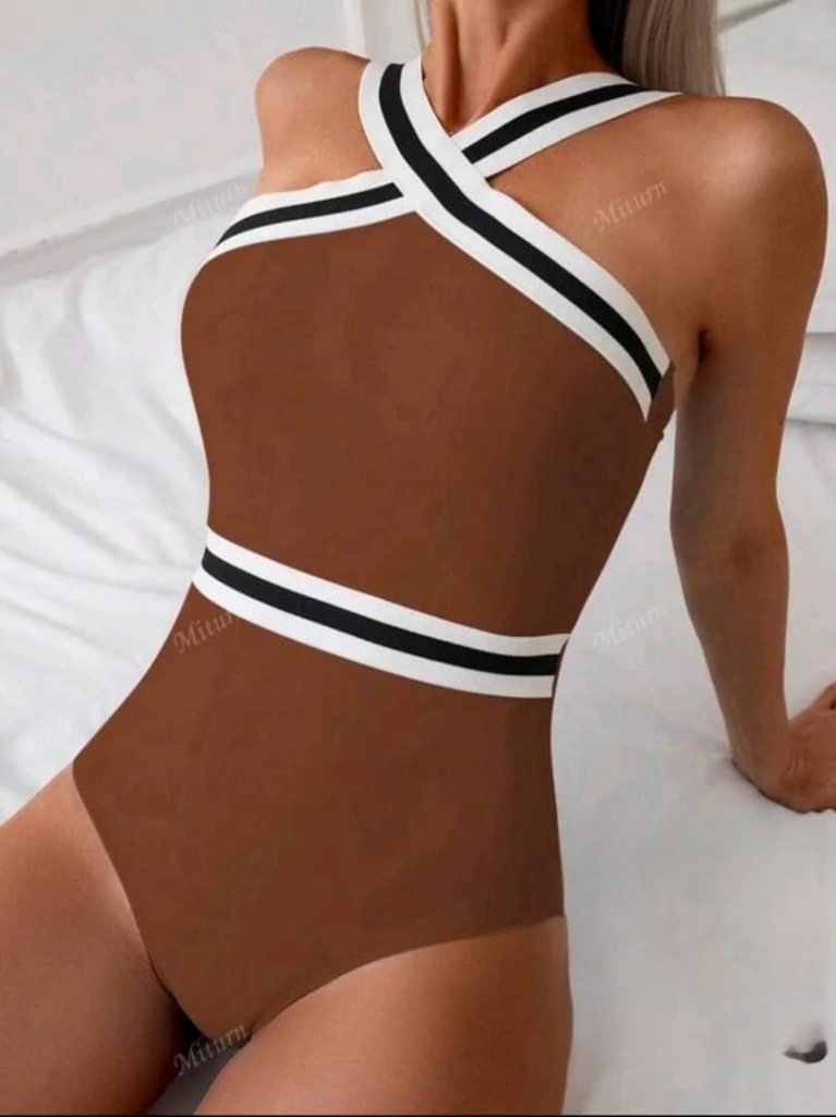 Trusa Enteriza Marrón con Cintas