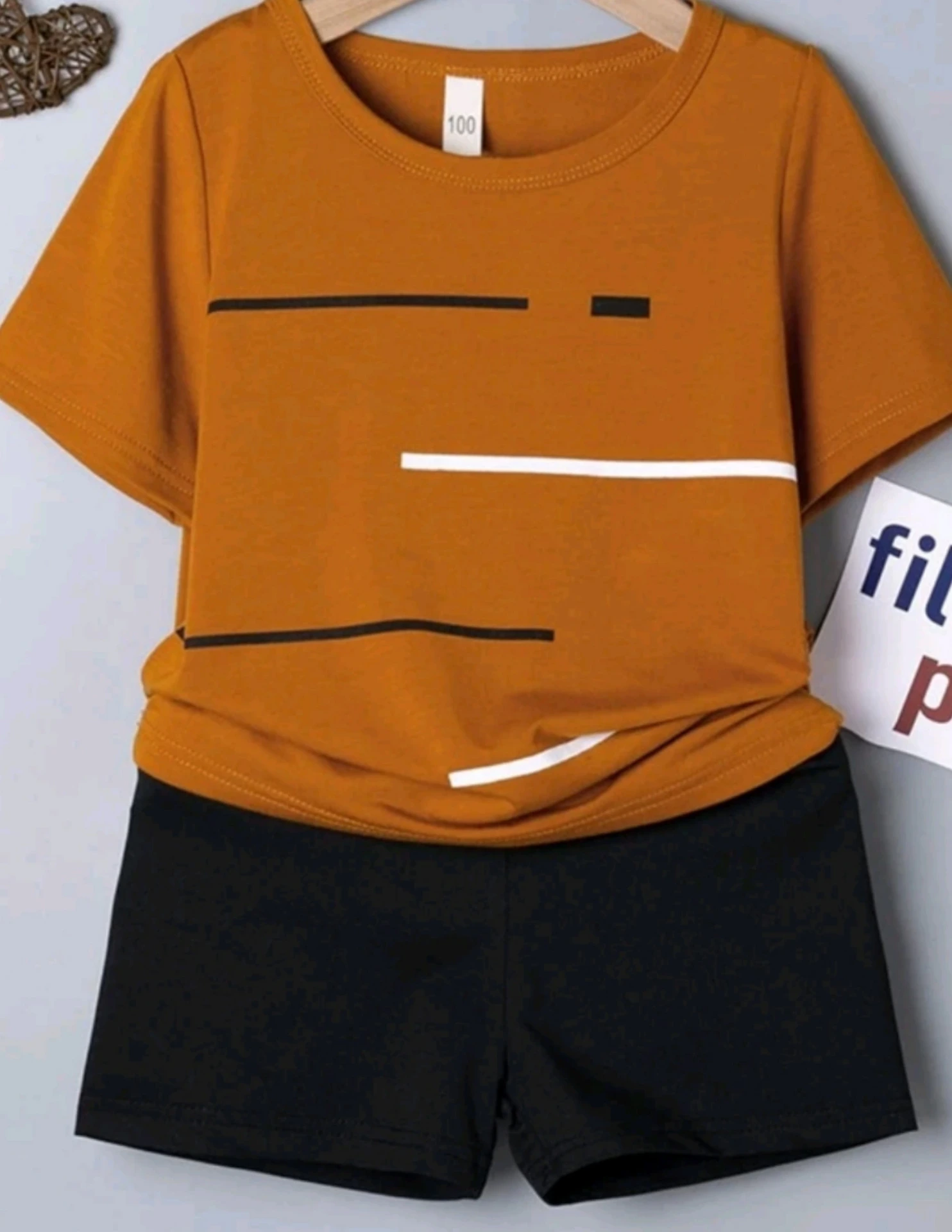 Set de niño Pullover Naranja y Short Negro
