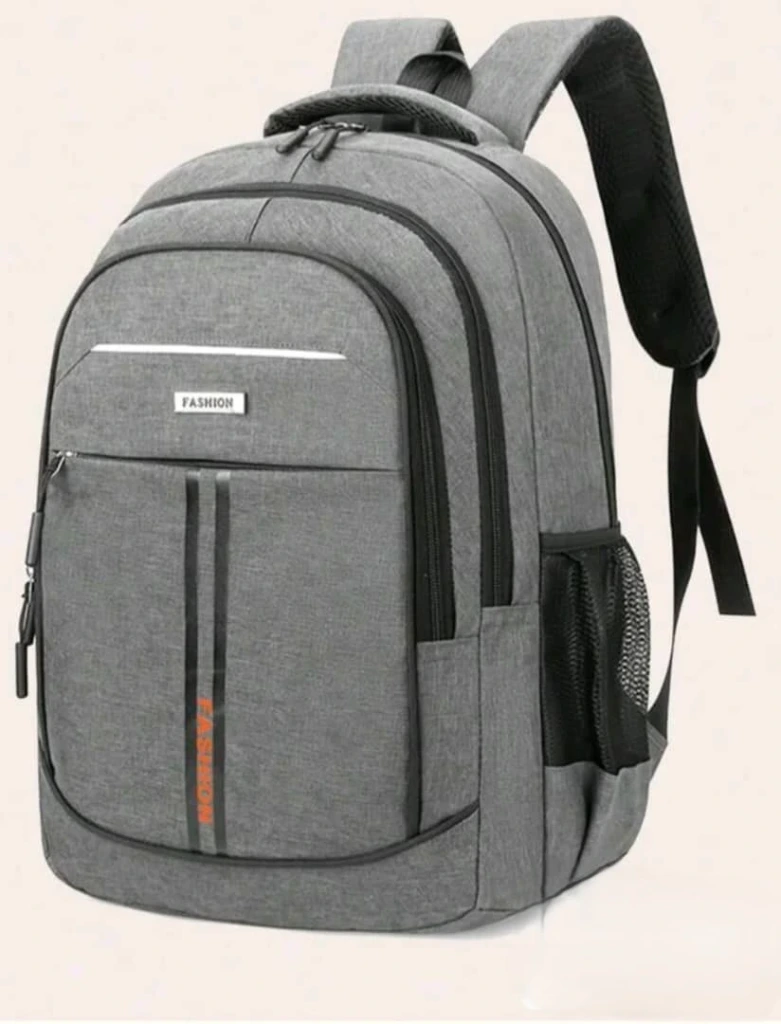 Mochila con compartimiento para laptop Gris