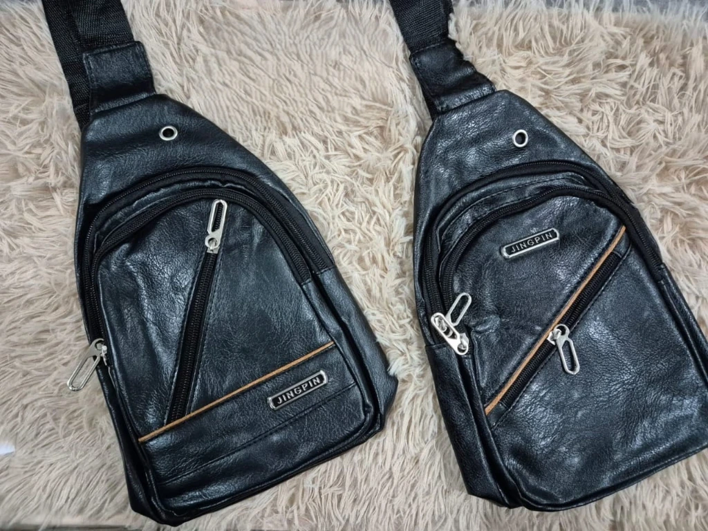 Bolso perchera de hombre (Negro)