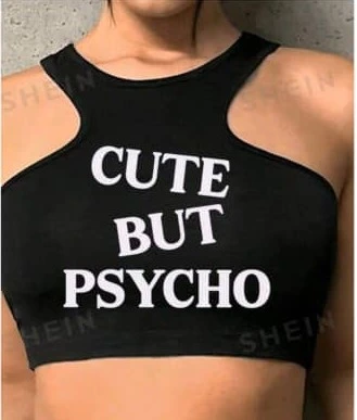 Top corto ajustado Negro con letras Blancas