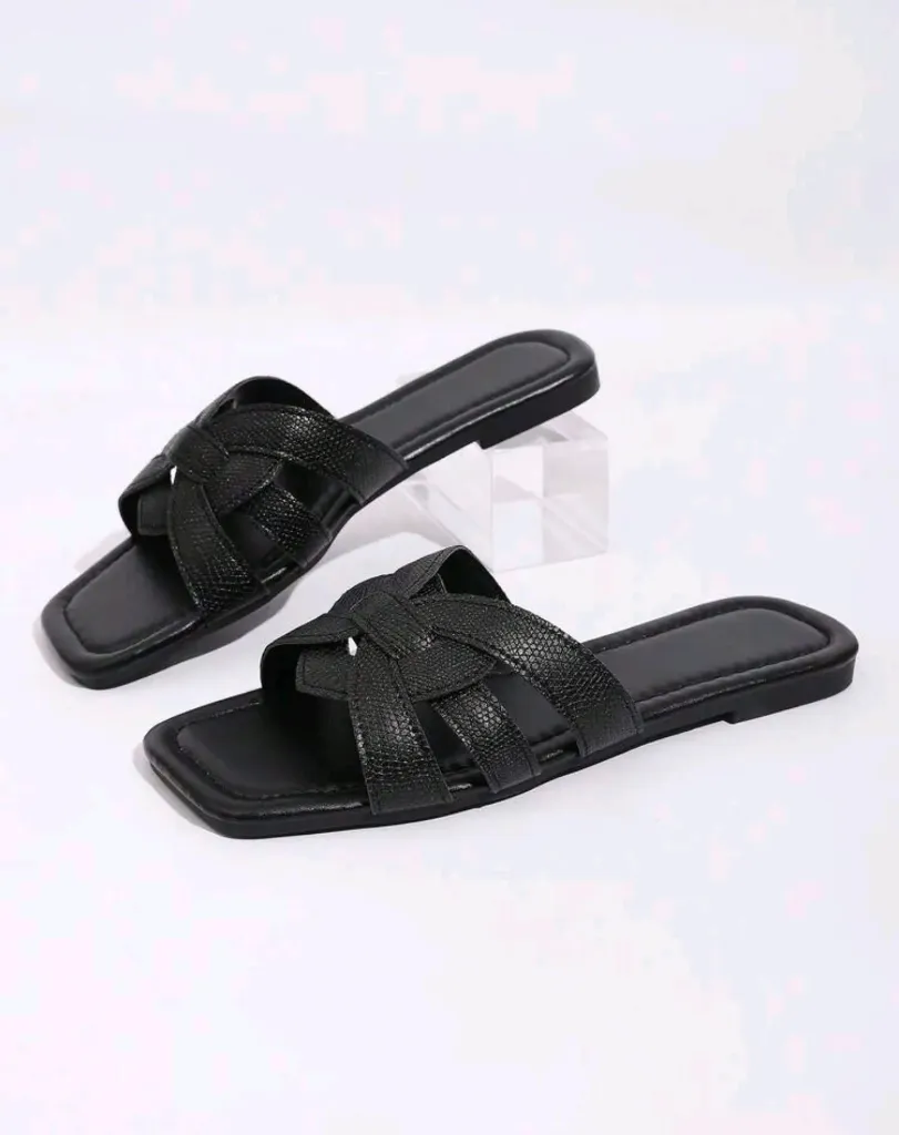 Sandalias planas negras tiras cruzadas