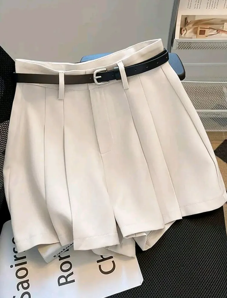 Short de vestir de mujer blanco con tachones