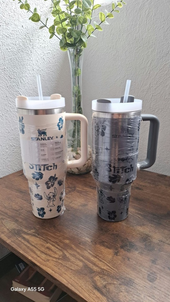 Jarra Stanley con dibujos animados